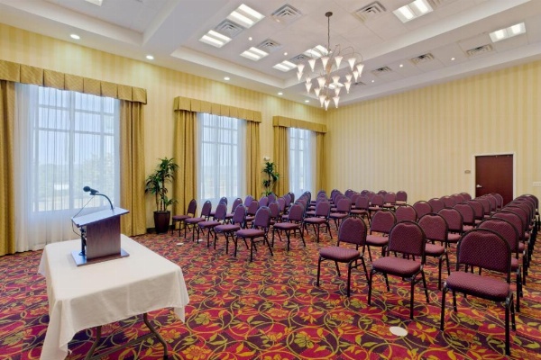 Holiday Inn Express Woodstock-Shenandoah Valley image 10