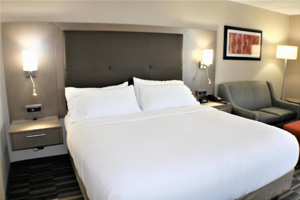 Holiday Inn Express Woodstock-Shenandoah Valley image 14