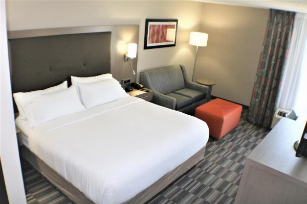 Holiday Inn Express Woodstock-Shenandoah Valley image 20