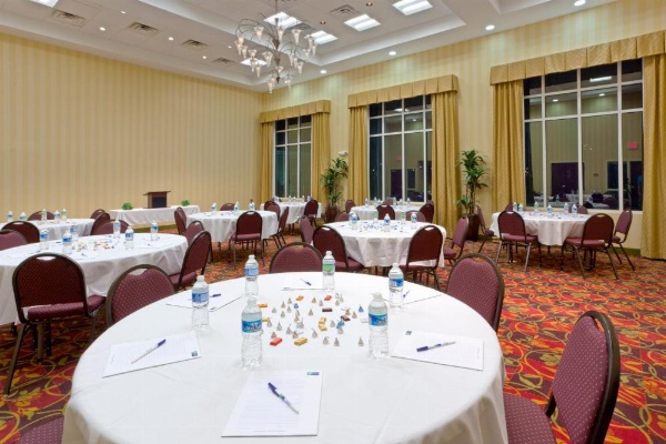 Holiday Inn Express Woodstock-Shenandoah Valley image 9